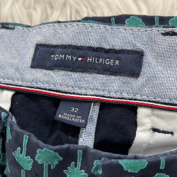 TOMMY HILFIGER Men's TH Flex Stretch Palm Tree Critter-Print 9" Shorts Size 32 - Picture 4 of 5